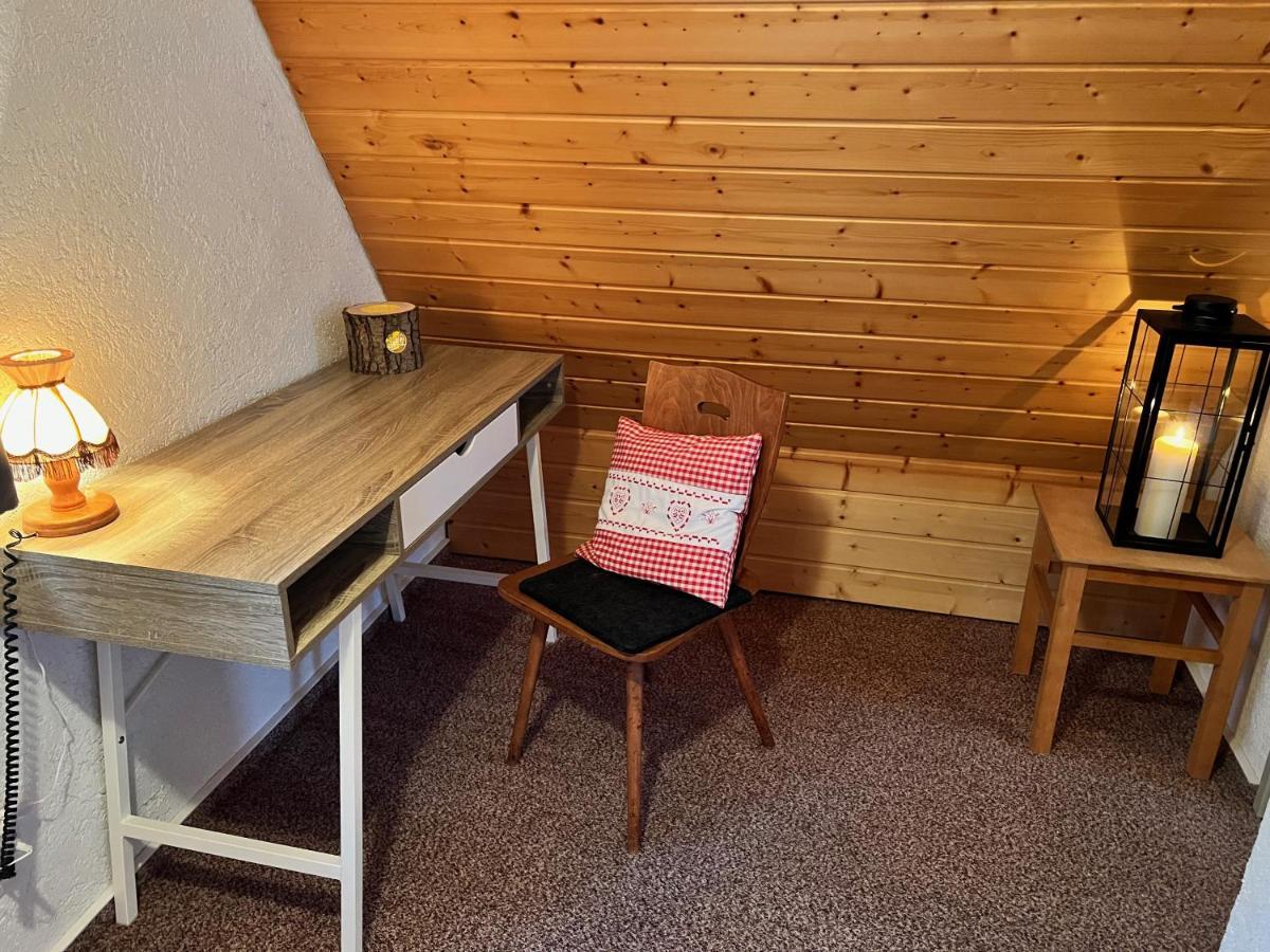 Urige Berghuette Mit Kamin Und Sauna Im Erzgebirge Nahe Schwarzwassertal Pobershau Buitenkant foto